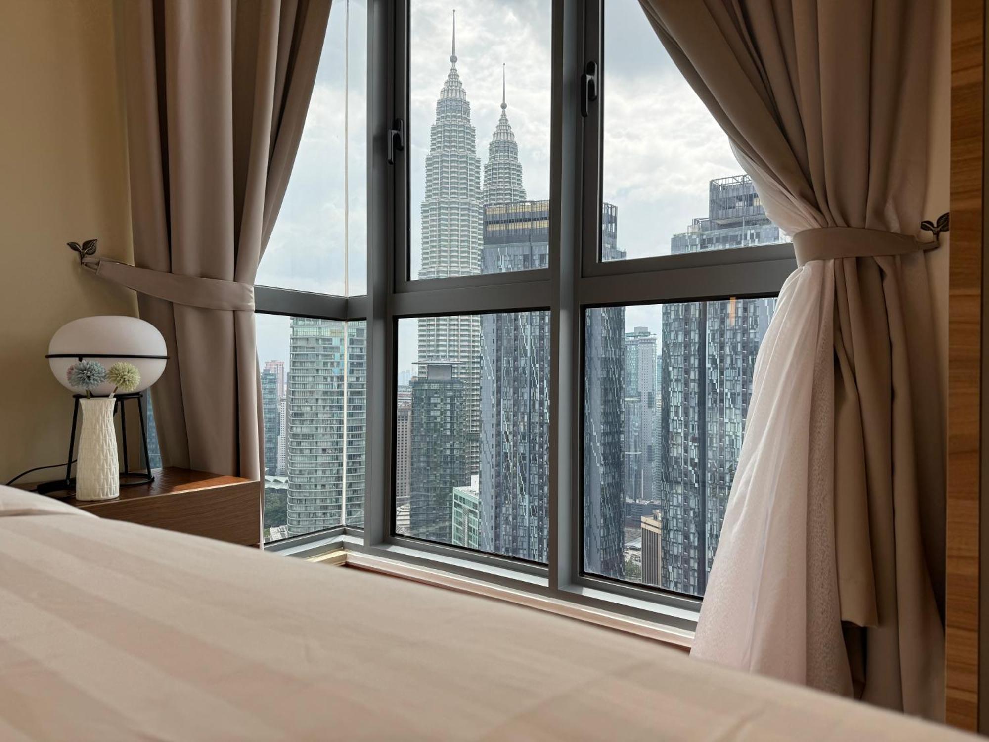 Royce Klcc Kuala Lumpur City Centre By Dormeo Destinations Екстериор снимка